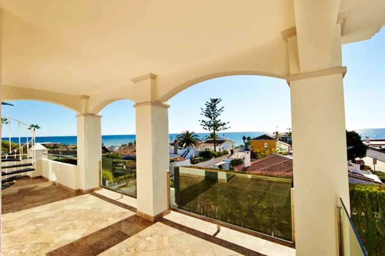 Elegant Villa Marbella + Pool